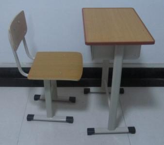 新型課桌椅實物5