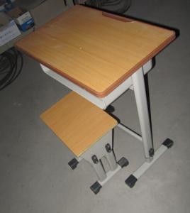 新型課桌椅實物7