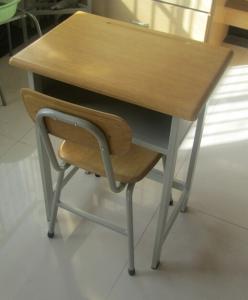 新型課桌椅實物8